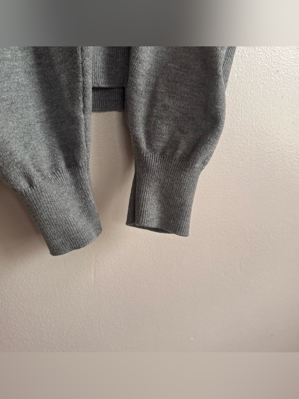 Charlotte Russe Grey & Green "Los Angeles" Cropped Knit Sweater Small - Picture 4 of 10